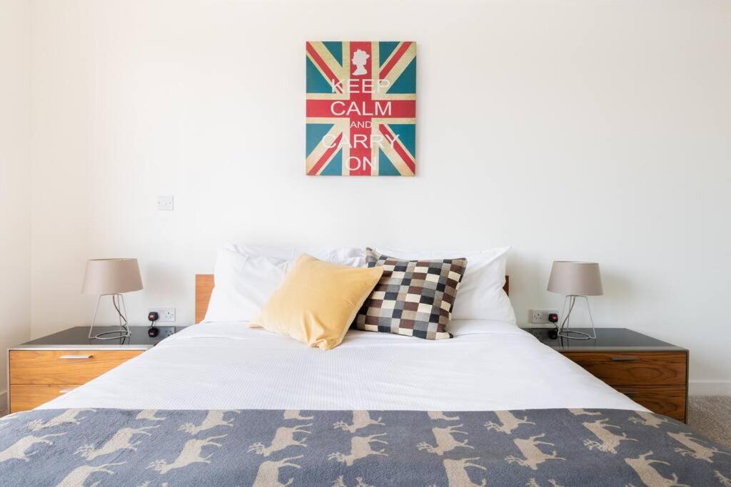 tobacco dock flats Modern & Comfortable Flat - Tobacco Dock