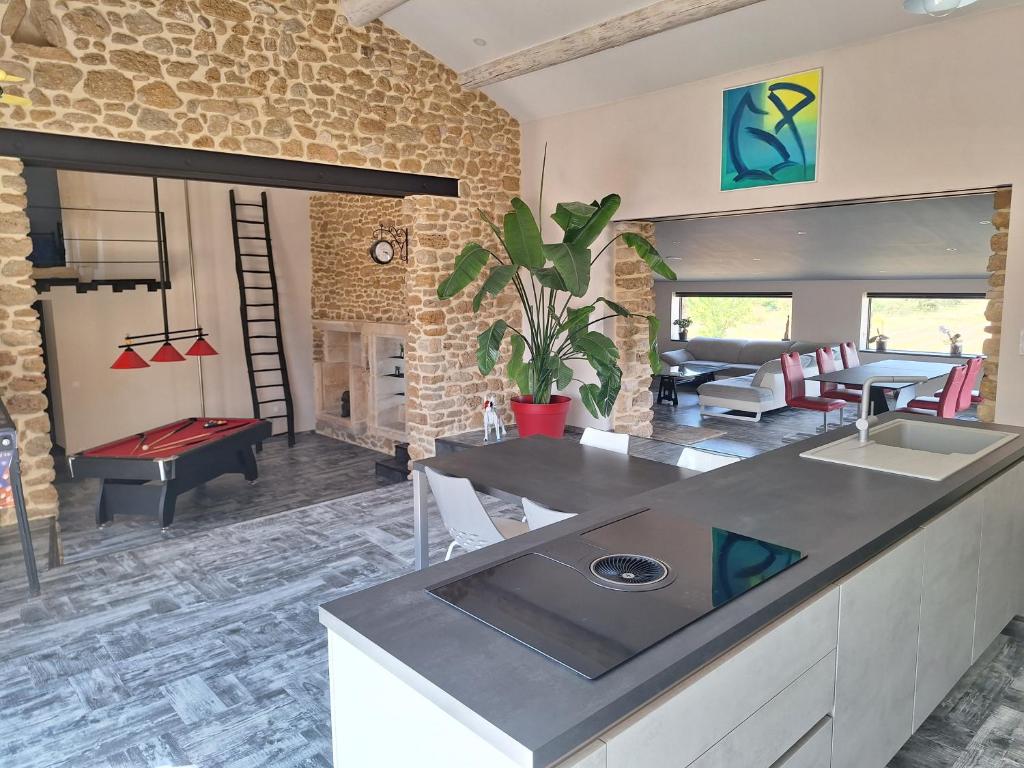 Fotografie z fotogalerie ubytování Chez Véro chambres d'hôtes & Maison en pierre contemporaine v destinaci Suze-la-Rousse