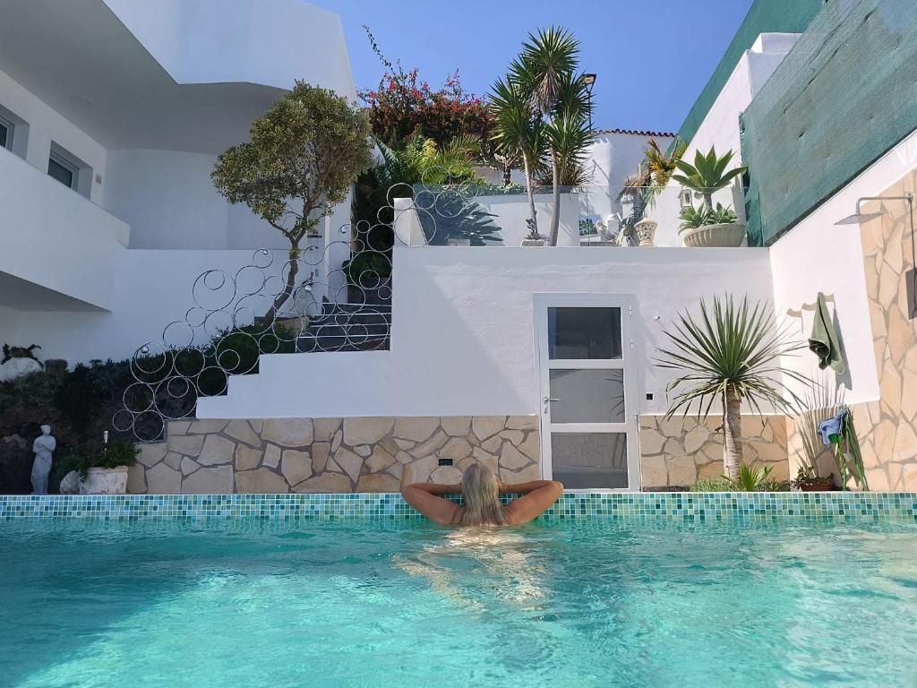 Bazén v ubytování Villa Oasis La Paz - Bencomo Apartment - ADULTS ONLY nebo v jeho okolí