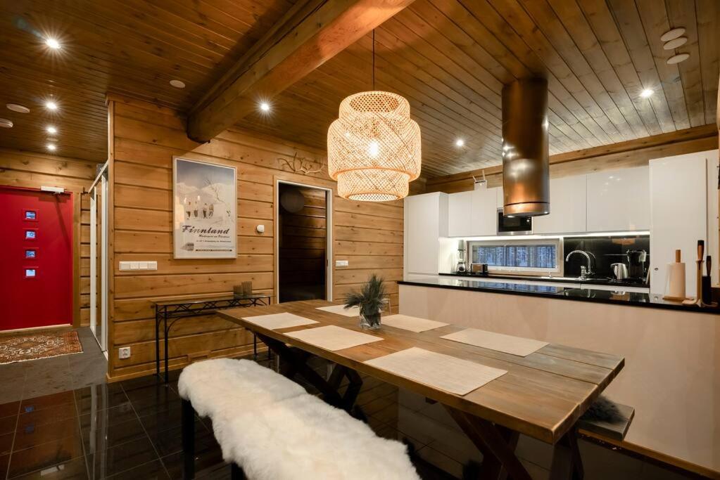Kuchyň nebo kuchyňský kout v ubytování Charming log house - Lumous B - Pyhätunturi - Finland