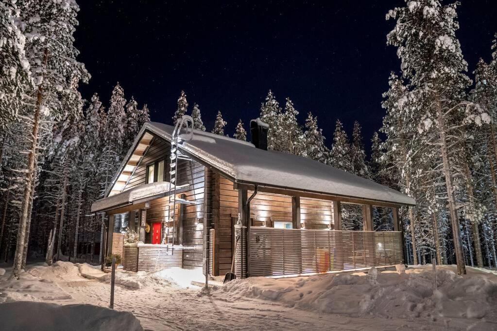 Charming log house - Lumous B - Pyhätunturi - Finland v zimě
