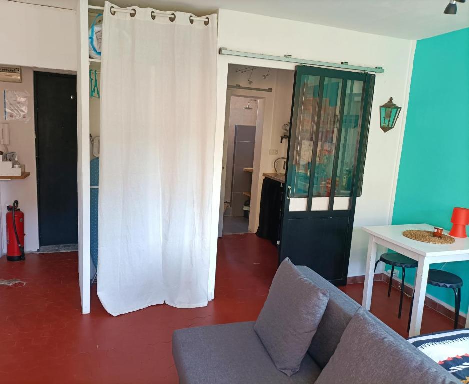 Posedenie v ubytovaní Studio Intra-Murros "Le nid"