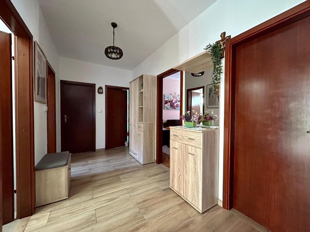 A cozinha ou cozinha compacta de Apartments Korta