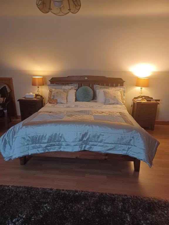 Postel nebo postele na pokoji v ubytování Country Haven eircode H54 AK31