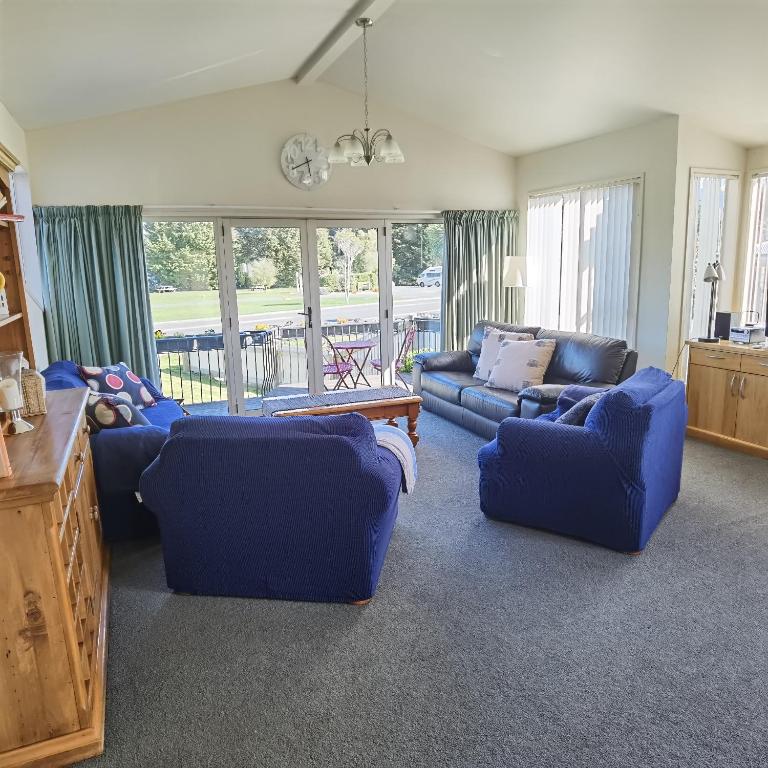 Kea by the Lake - Resim 16