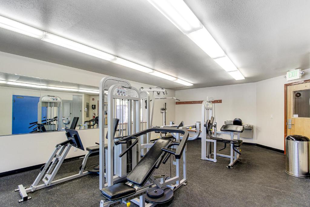 Fitness centrum a/nebo fitness zařízení v ubytování Horizon Hideout C202 and 302