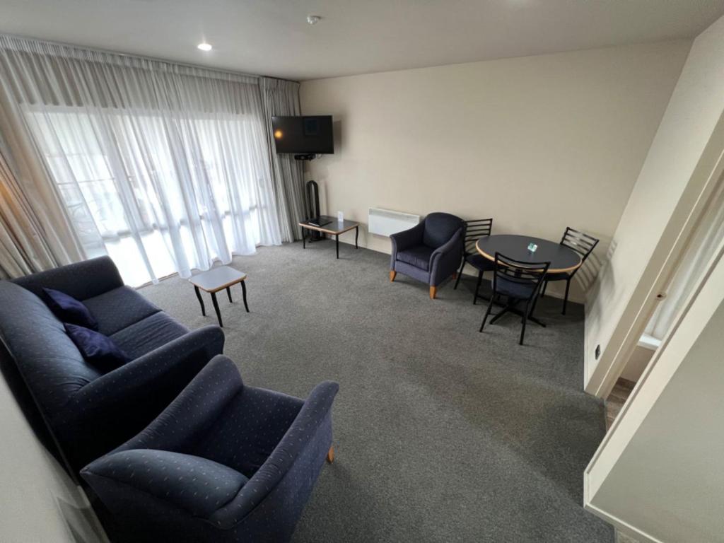 TV a/nebo společenská místnost v ubytování The Suites Ashburton