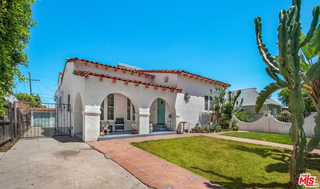 Vacation Home 3BDR Spanish Home in the heart of WEHO, Los Angeles, CA