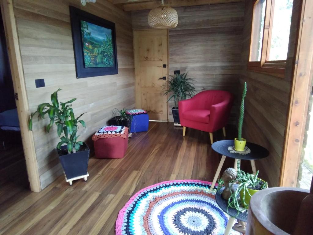 Posezení v ubytování Beehouse Arví Cabaña