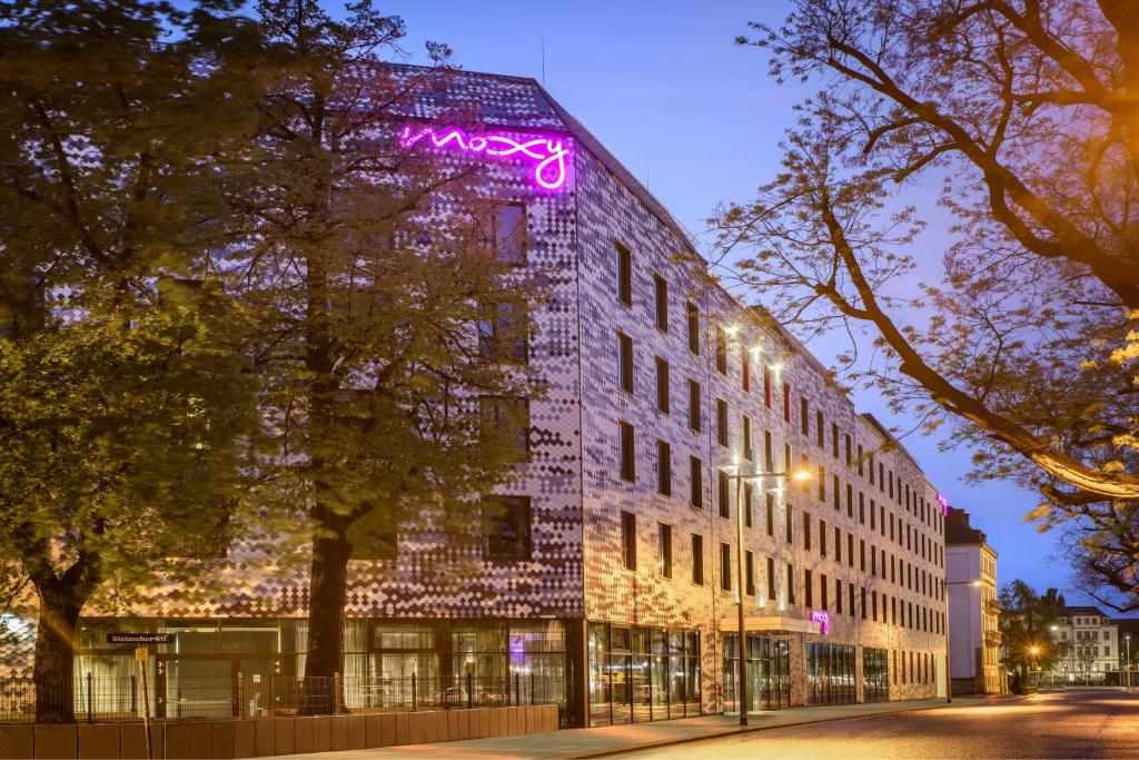 Moxy Dresden Neustadt - Resim 13