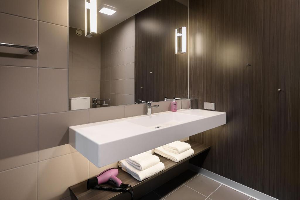 Moxy Dresden Neustadt - Resim 40