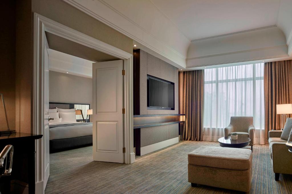 TV a/nebo společenská místnost v ubytování JW Marriott Kuala Lumpur