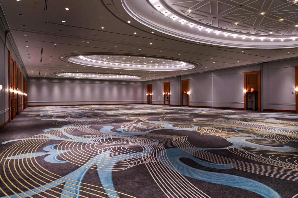 Detroit Marriott at the Renaissance Center photo