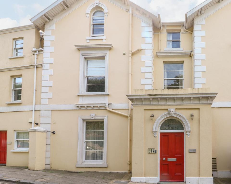 Apartment 11 Astor House, Torquay (updated prices 2024)