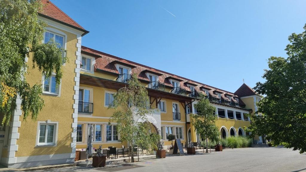 Budova, v ktorej sa hotel nachádza