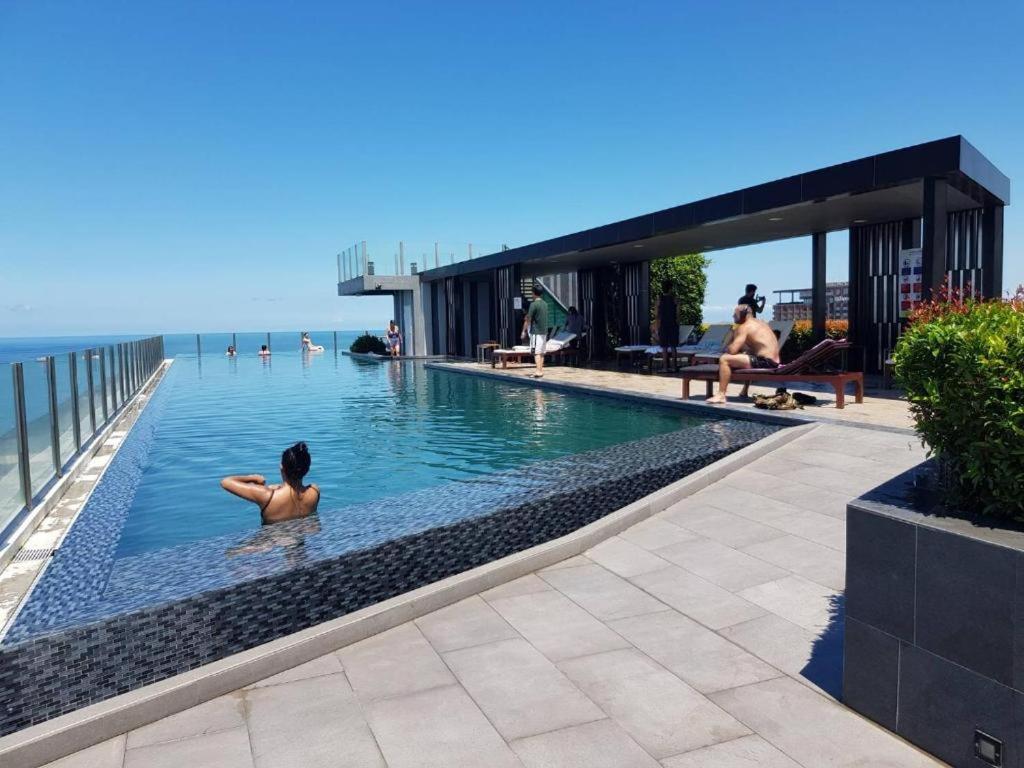 The Base Central Pattaya by Adam - Resim 18