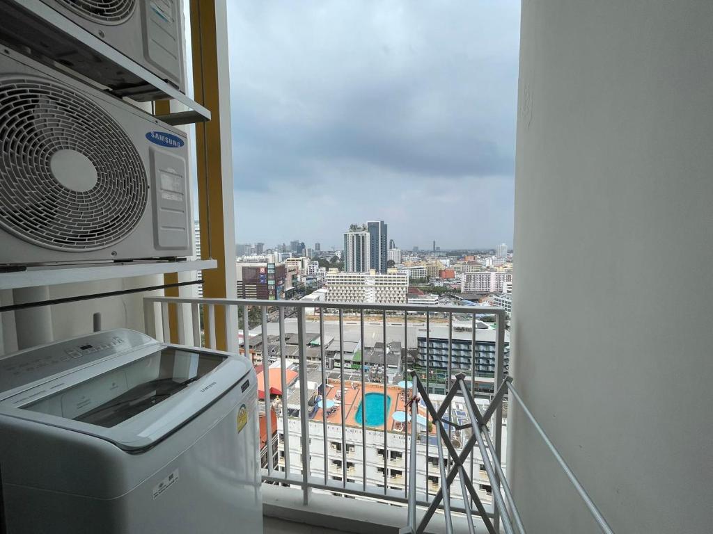 The Base Central Pattaya by Adam - Resim 23