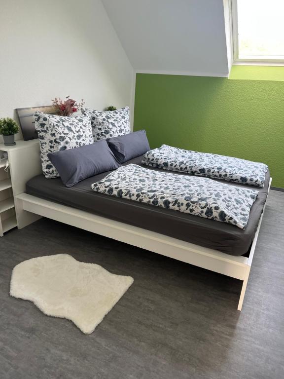 Postel nebo postele na pokoji v ubytování Zum Josefstal zwei
