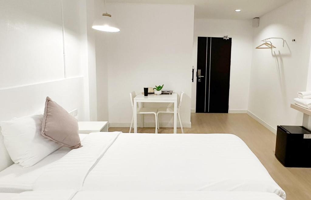 River Home Bangkok - 11