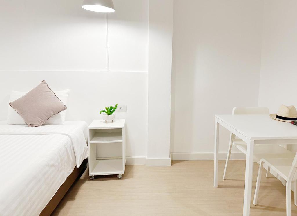 River Home Bangkok - 12