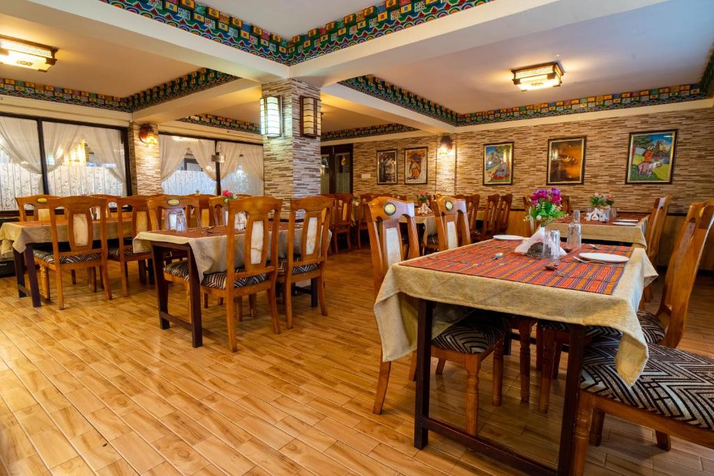 Restaurace v ubytování Little Tibet Resort Mall Road