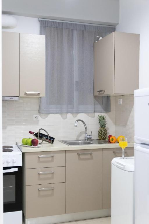 C3 Modern Spartan Apartment - 8