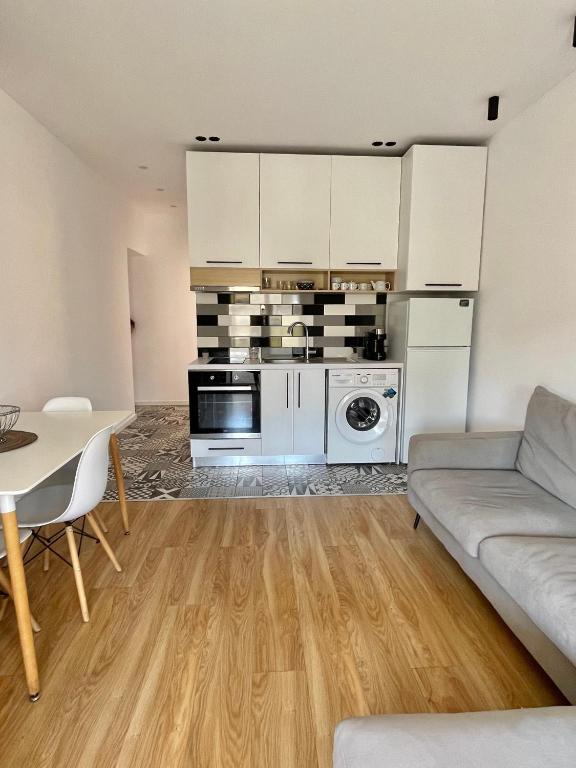 Emi center apartment - Image 4