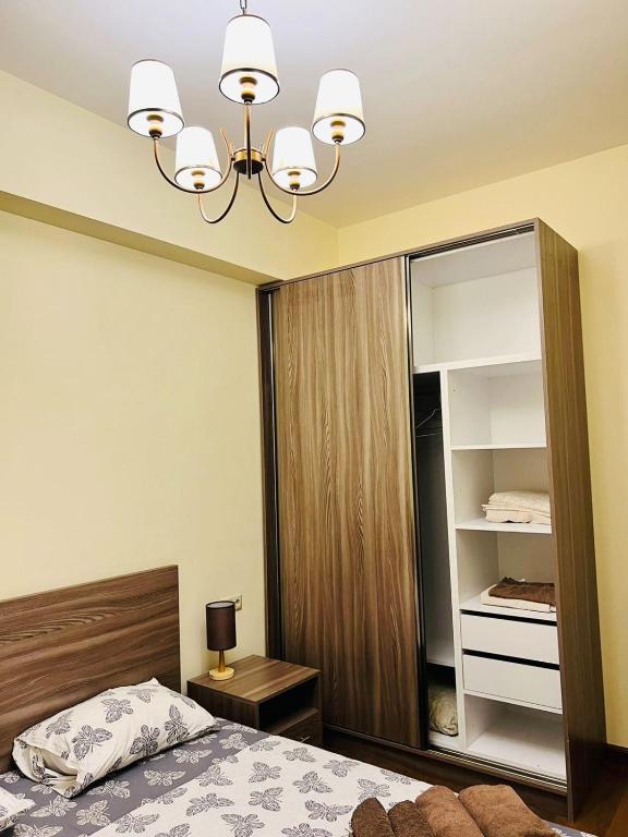 لابی و فضای عمومی Modern Apartment +Balcony next to Republic Square, City Center - تصویر ۵