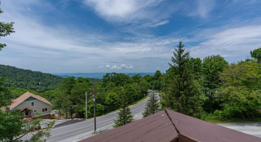 4 Seasons at Beech Mountain - Queen Suite