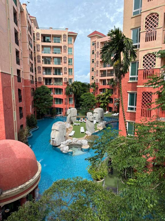 Kolam renang di atau dekat dengan Seven Seas Condo Pattaya - 7 seas 1b