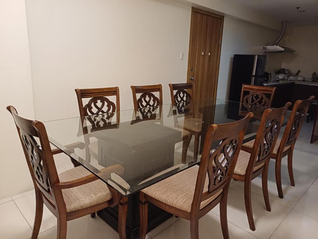 Roxas Blvd Stunning Studio Condo Near US Embassy - Appartement De Trois Chambres