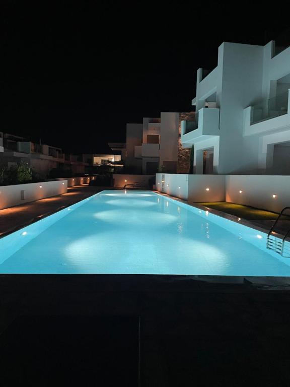 The swimming pool at or close to Fantasea Beachfront Villa