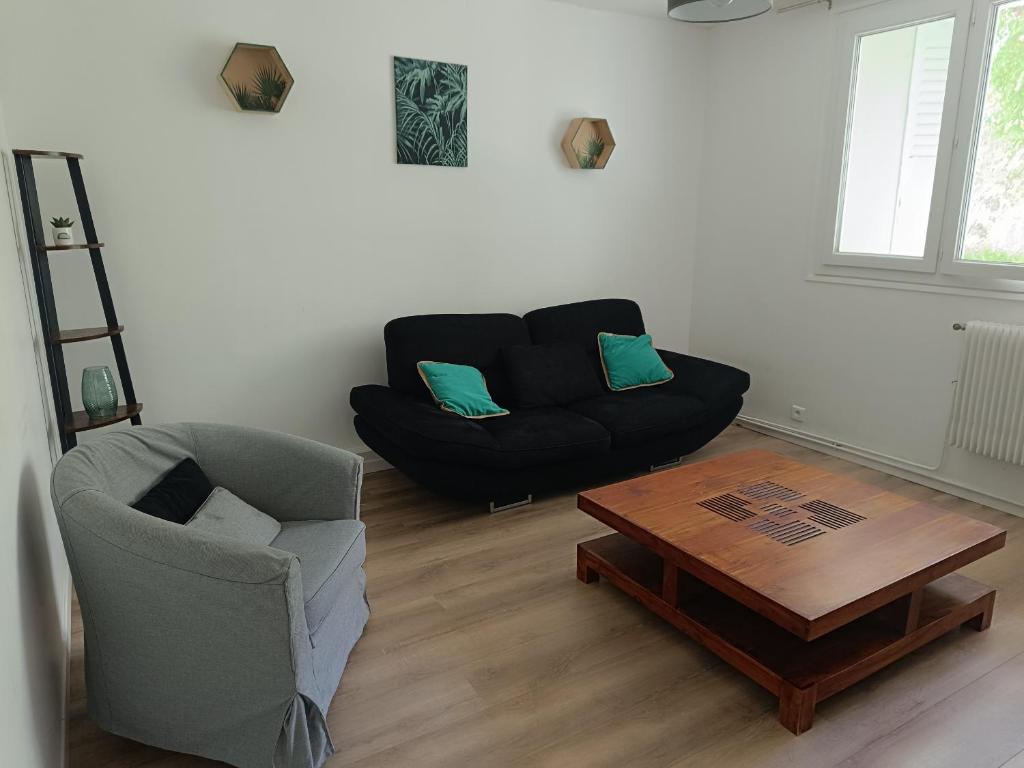 Fotografia z galérie ubytovania Appartement cosy, 4 pers, proximité gare v destinácii Saint-Étienne
