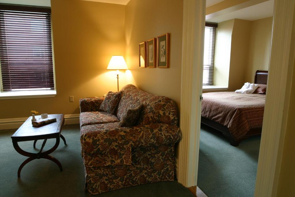 The Halliburton - Resim 19