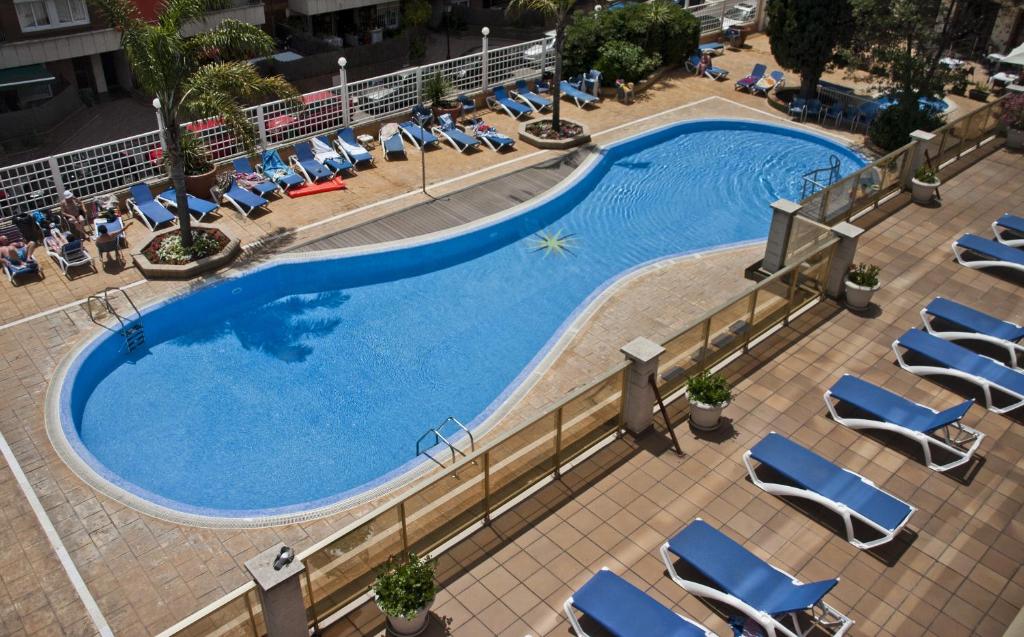 Bazén v ubytování Hotel Bon Repos nebo v jeho okolí