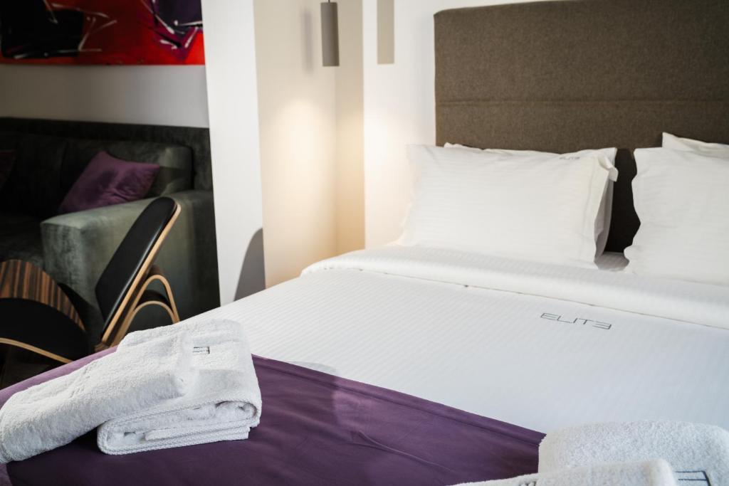 ELITE APARTMENTS - 11