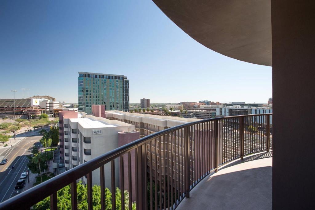 Balkón nebo terasa v ubytování Residence Inn by Marriott Tempe Downtown/University