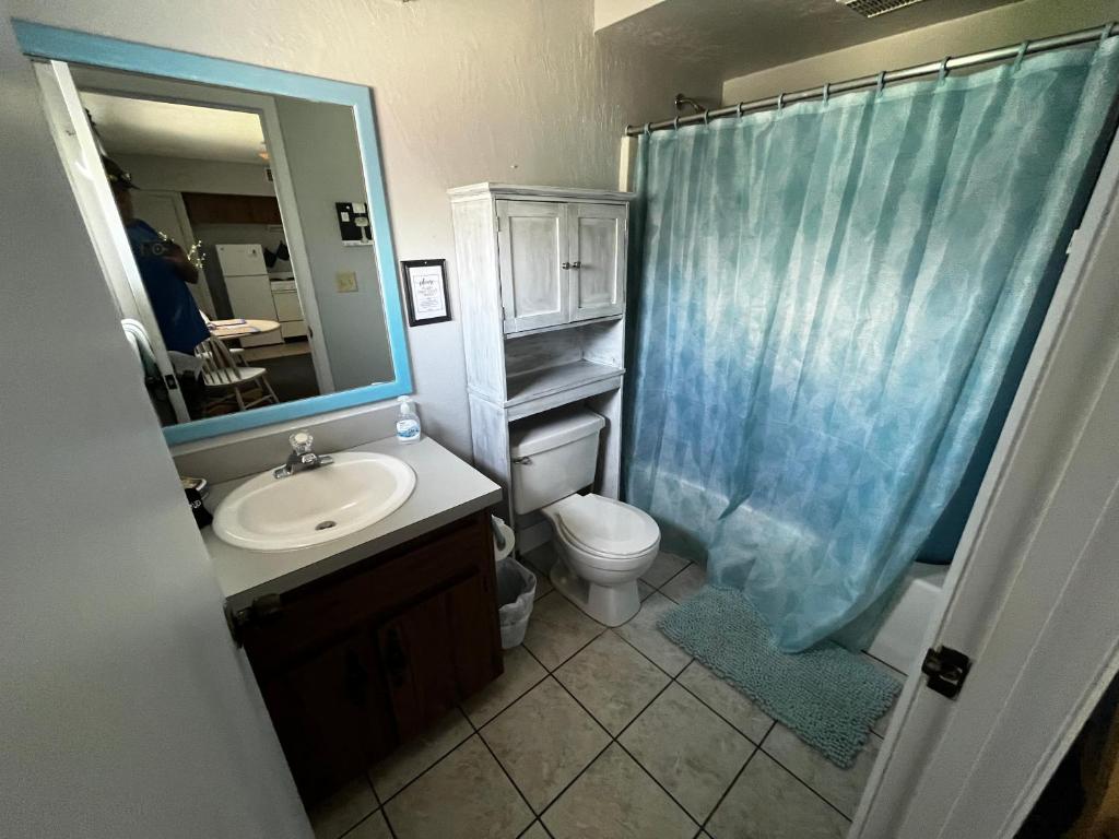 Ванная комната в Surfside Suites