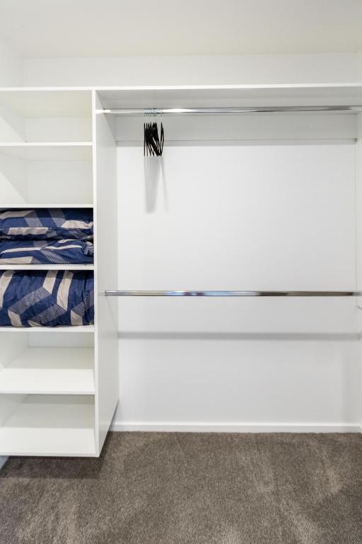 Central Charm 2 bed 2 bath w/ sunny Balcony - Resim 42