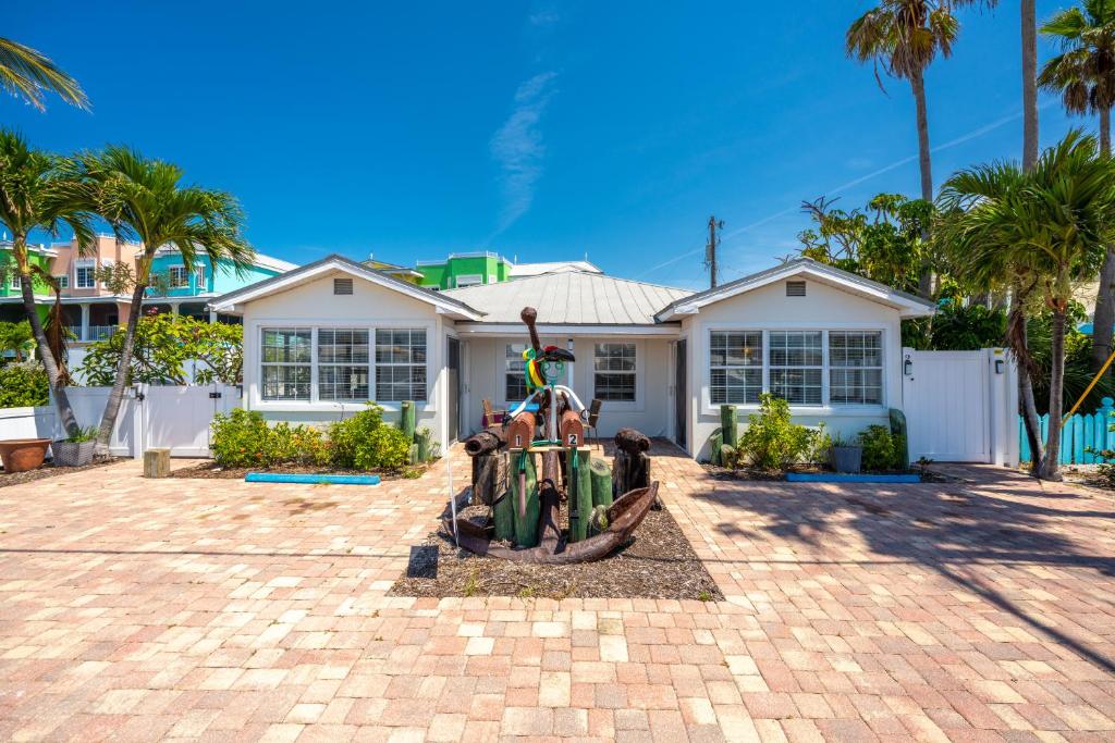 The Anchor, Bradenton Beach (updated prices 2024)