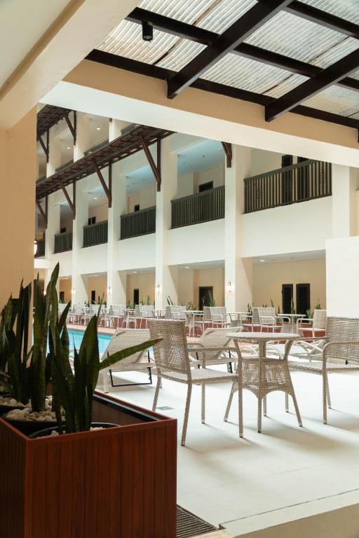 Bazén v ubytování Adelina Hotel and Suites nebo v jeho okolí