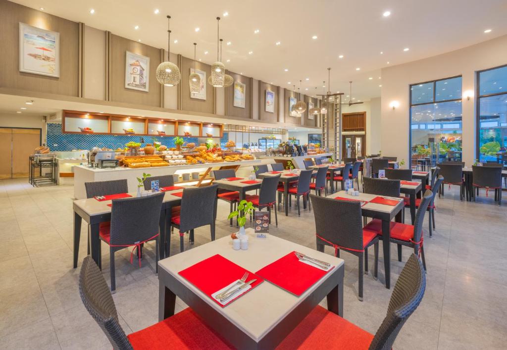 Restaurace v ubytování Deevana Plaza Phuket - SHA Extra Plus