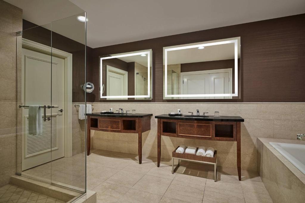 JW Marriott Chicago - Executive King Room