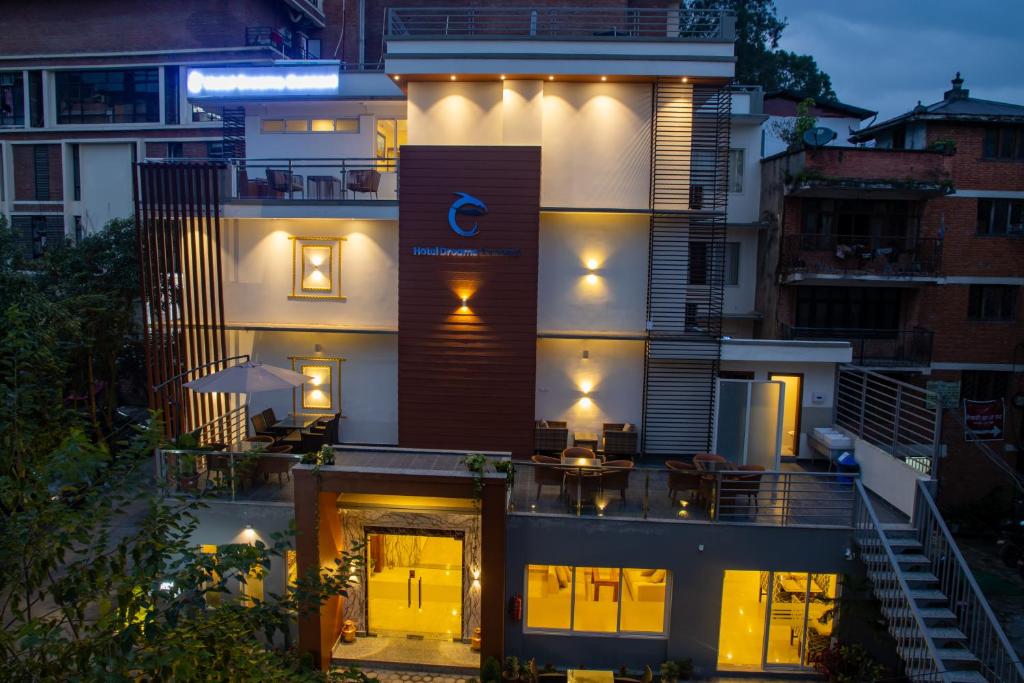 Budova, kde se hotel nachází