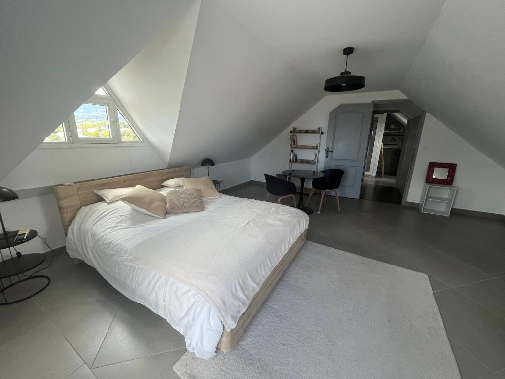 Postel nebo postele na pokoji v ubytování Villa Nirvana