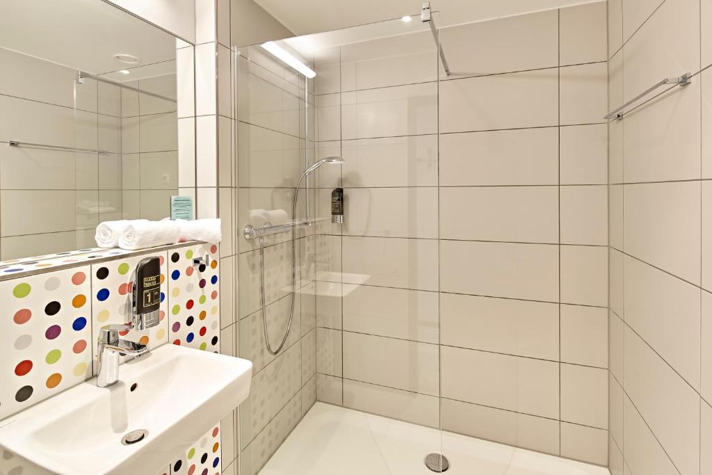 MEININGER Hotel Köln West - Resim 7