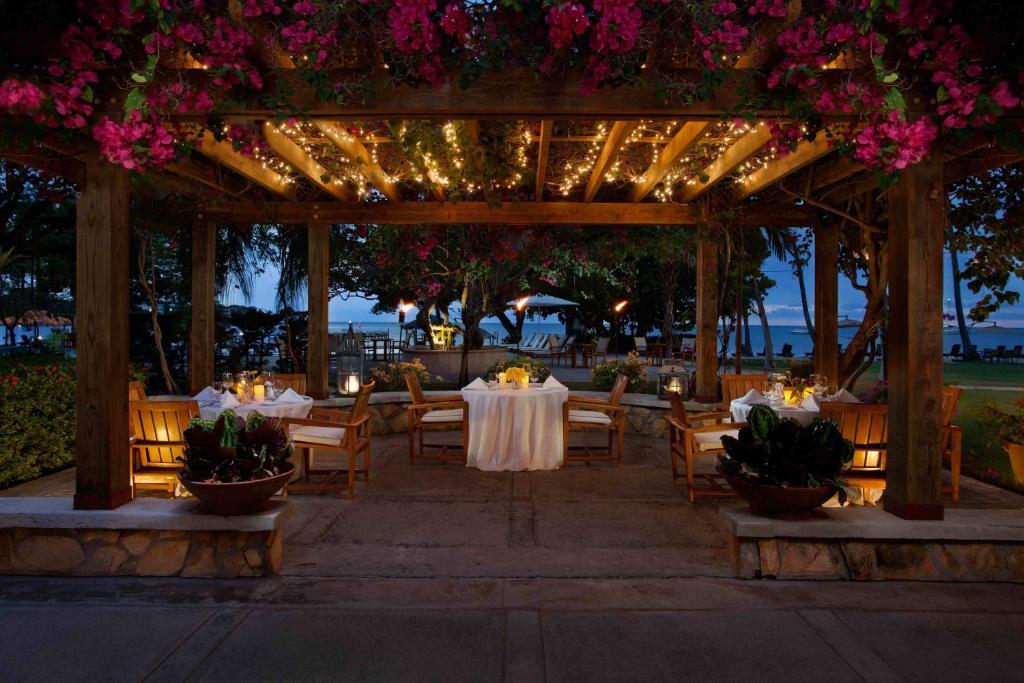Restaurace v ubytování Copamarina Beach Resort & Spa