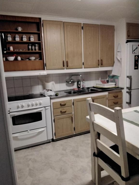 Kuchyň nebo kuchyňský kout v ubytování Bo i Trelleborg