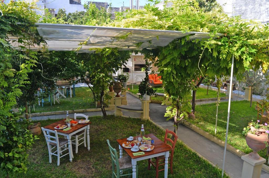 Vonkajšia záhrada v ubytovaní Hotiday Room Collection - Lecce Gianmarti Suite