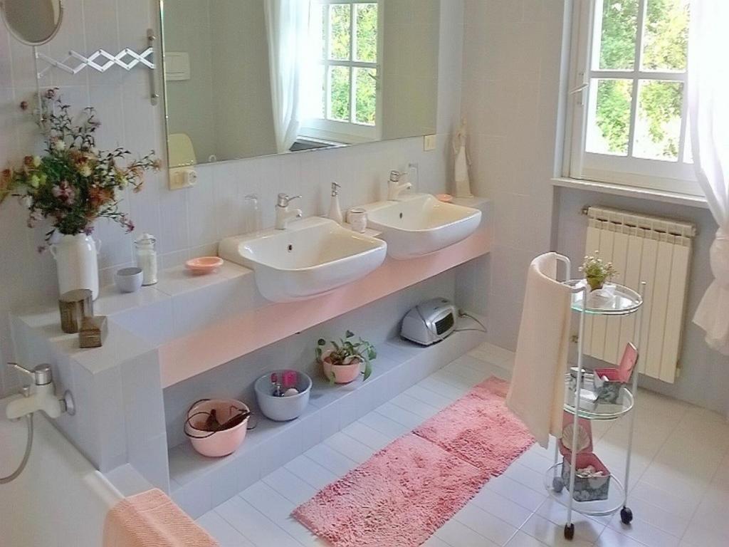 Koupelna v ubytování B&B Villa Ada